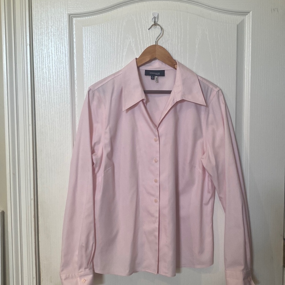 Jones wear essentials Sz 14 Button down pink shirt